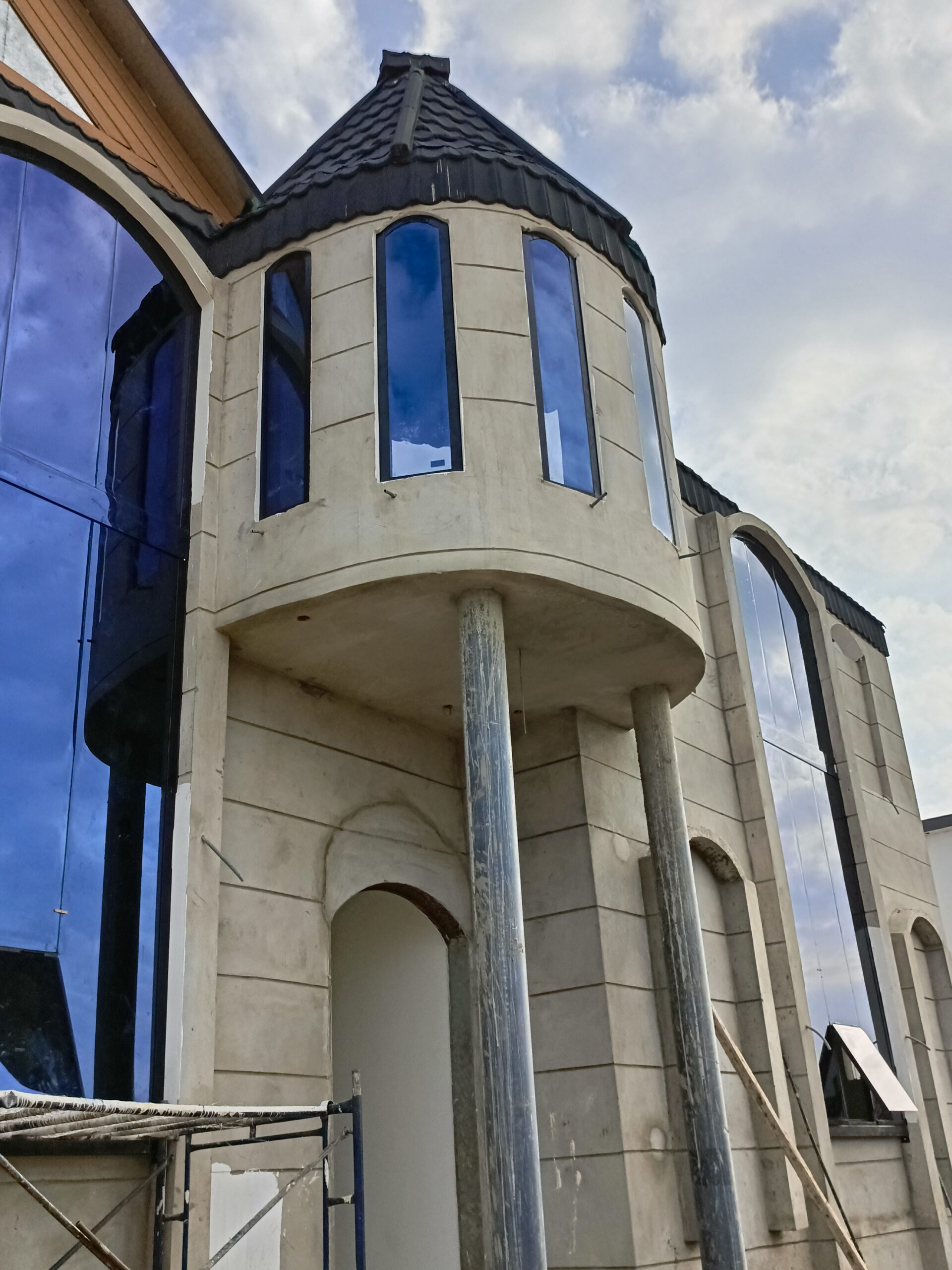 زجاج سكريت جيزان واجهات زجاج محلات زجاج بلكونات زجاج